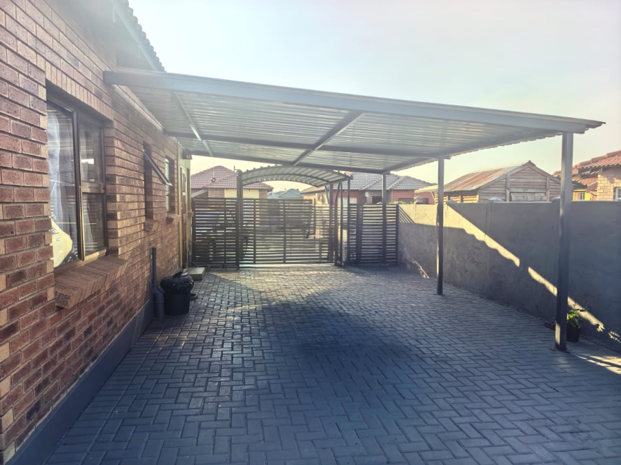 3 Bedroom Property for Sale in Waterval East North West